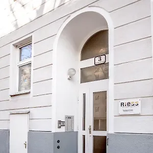 riess-apartments-trambauerstrasse.vienna-besthotels.com/